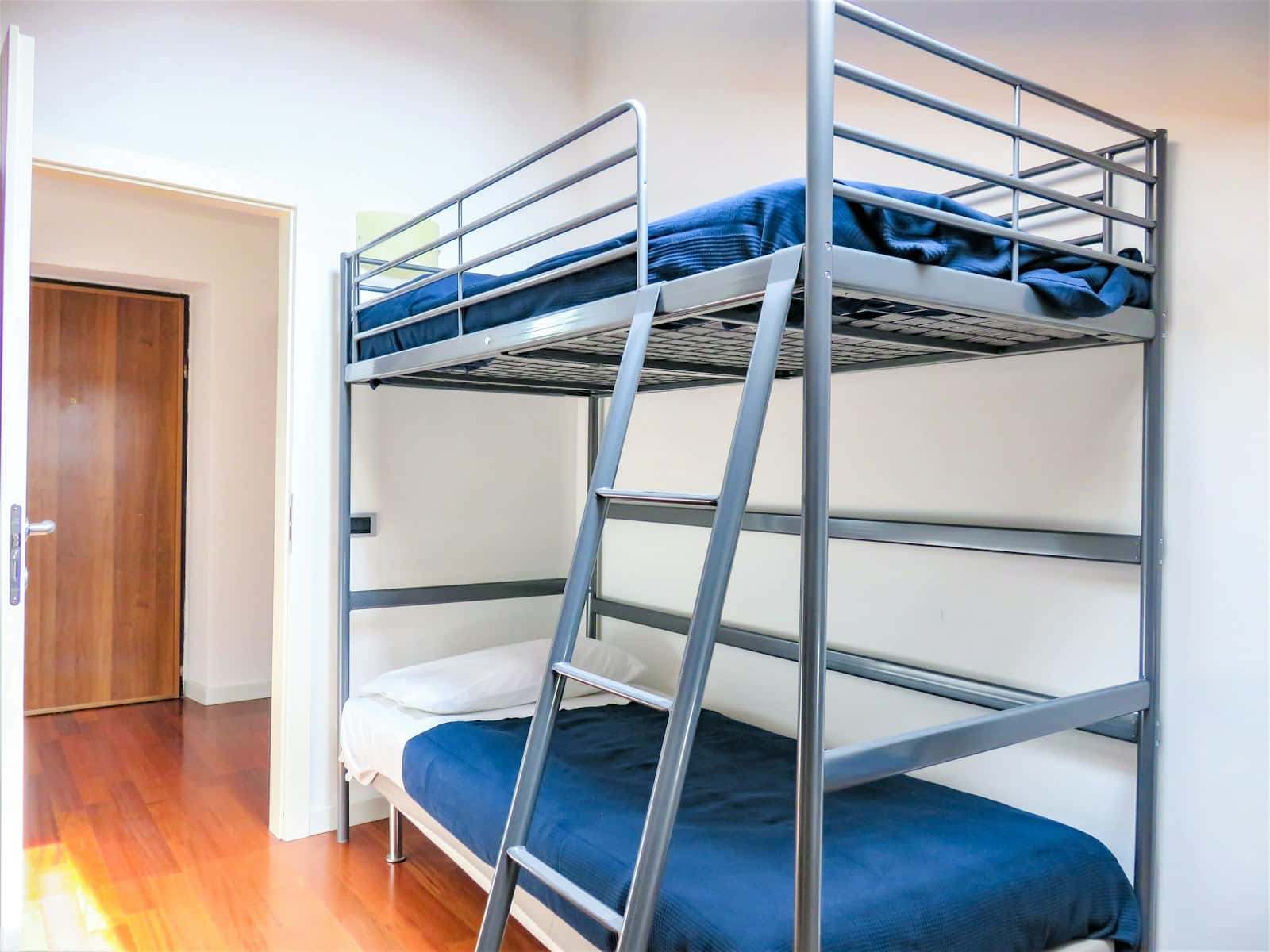 Room in Largo Giosuè Carducci, Trento for 59 m² with 2 bedrooms