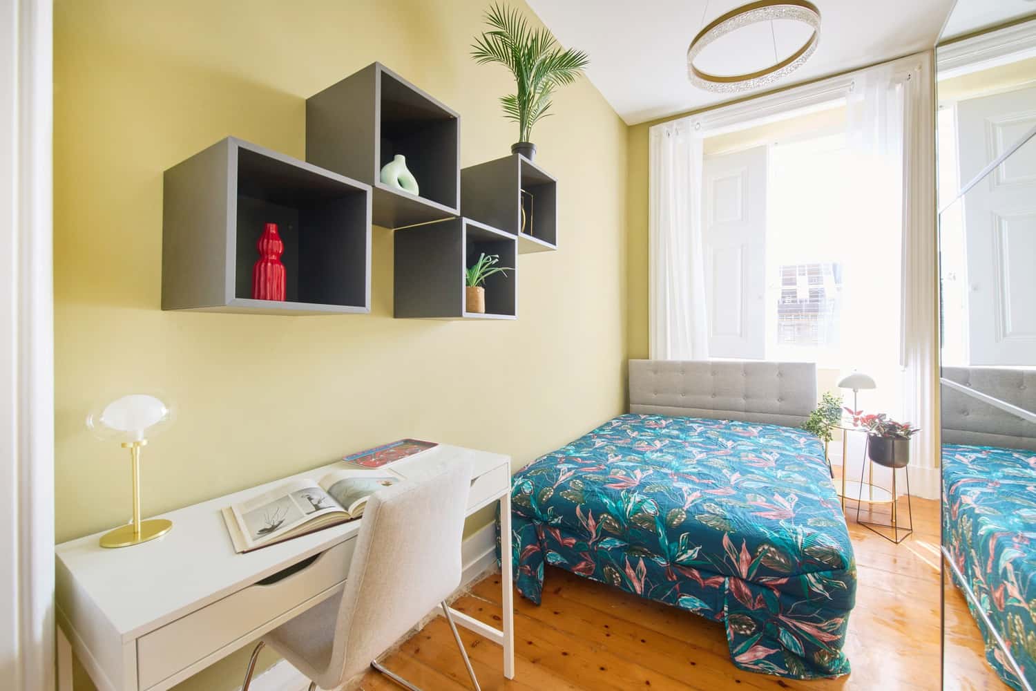 Room 9 - 94. Largo Vitorino Damasio 2 2E