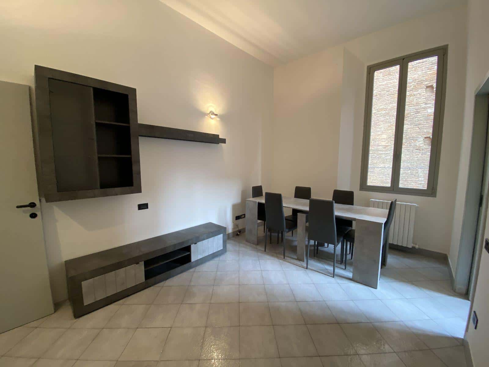 Quarto em Via San Vitale, Bologna para 100 m² com 3 quartos
