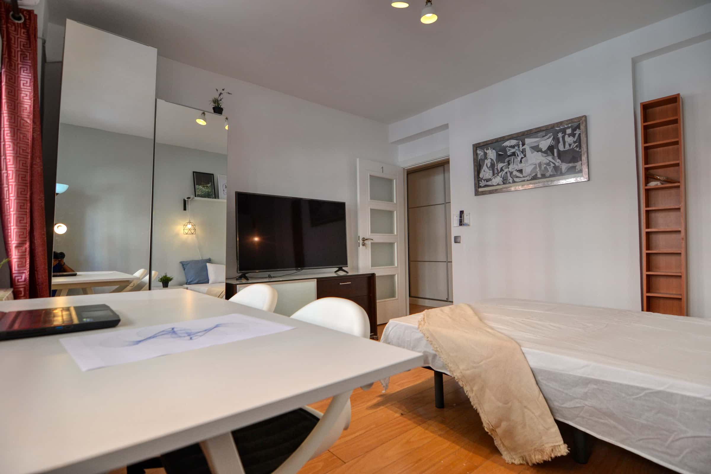 Chambre dans Calle de Cartagena, Madrid pour 100 m² avec 5 chambres