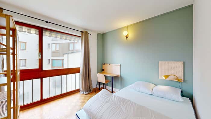 Listing photo thumbnail