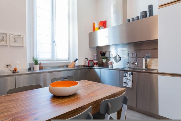 Listing photo thumbnail