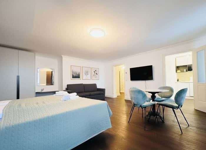 Listing photo thumbnail