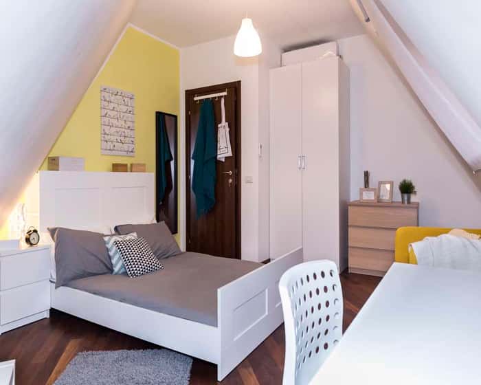 Listing photo thumbnail