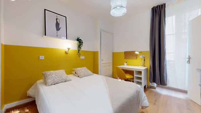 Listing photo thumbnail