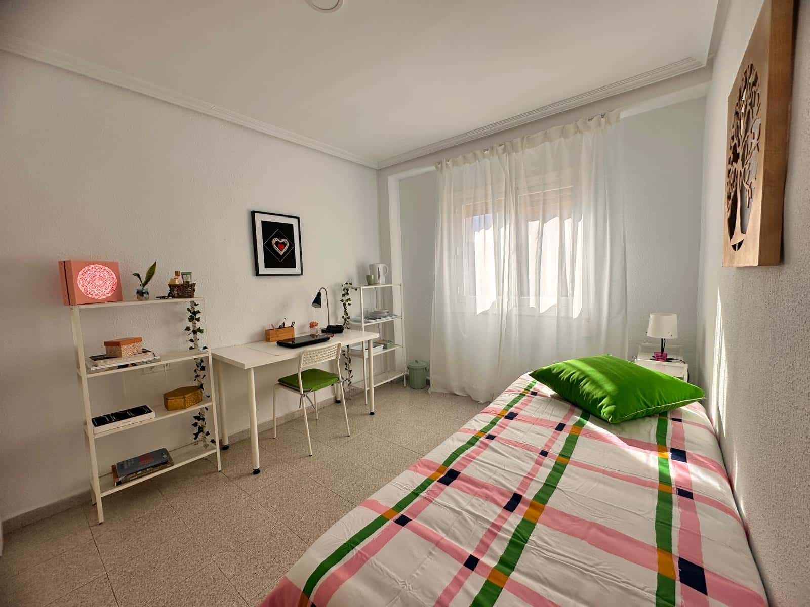 Room in Carrer Garbinet, Alacant