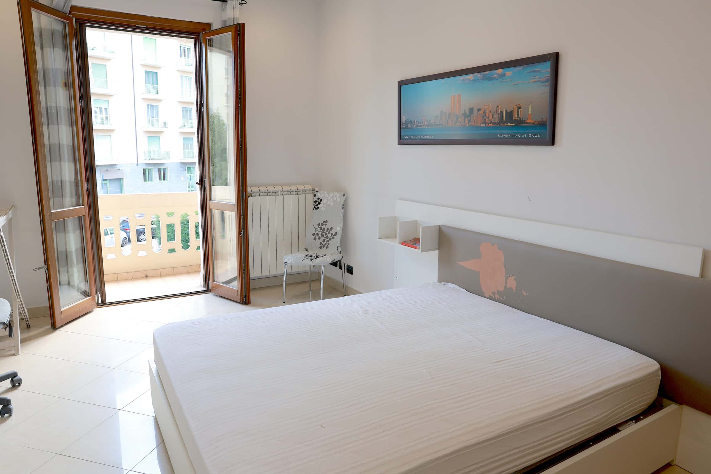 Chambre dans Via Gaspare Spontini, Torino pour 170 m² avec 2 chambres