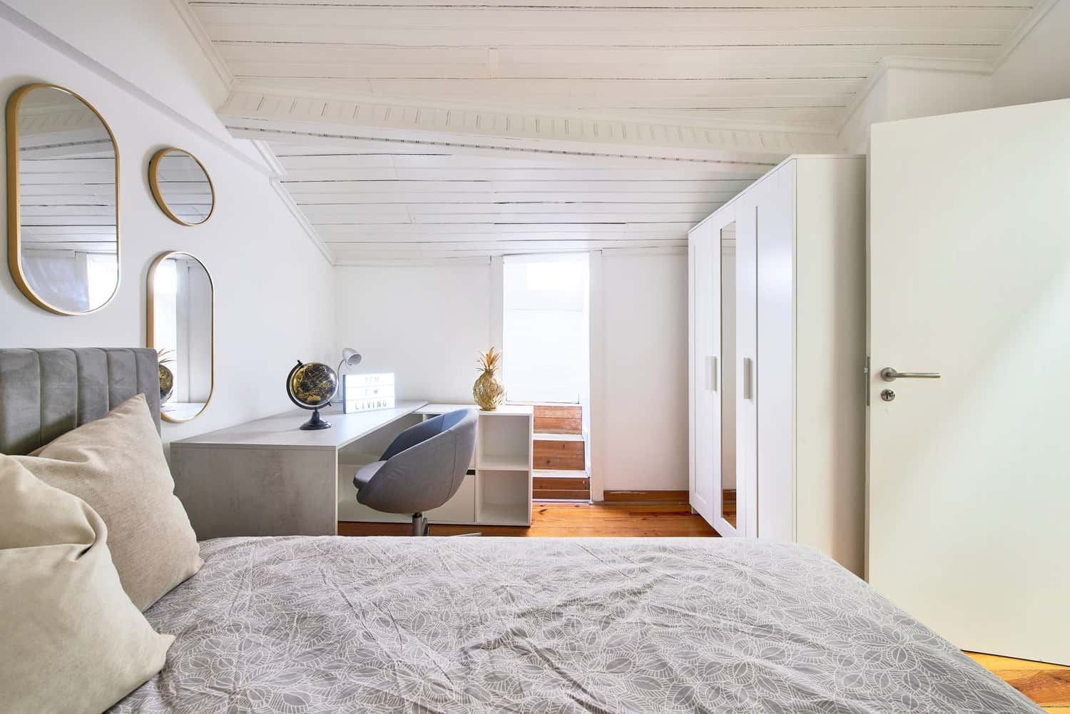 Room 7 - 82. Travessa de Santo António à Graça 2 3°