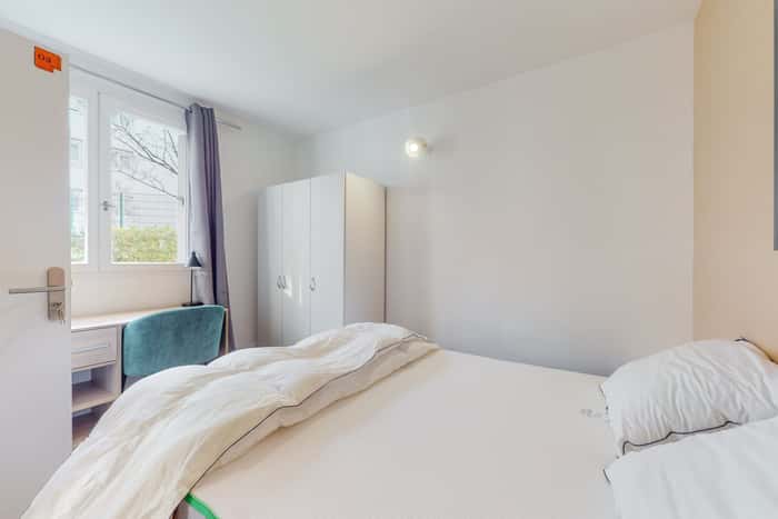 Listing photo thumbnail