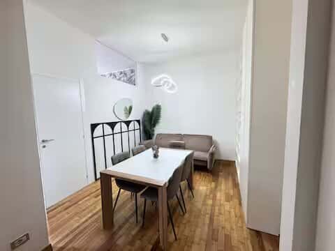 Apartamento em Via Meravigli, Milano para 65 m² com 2 quartos