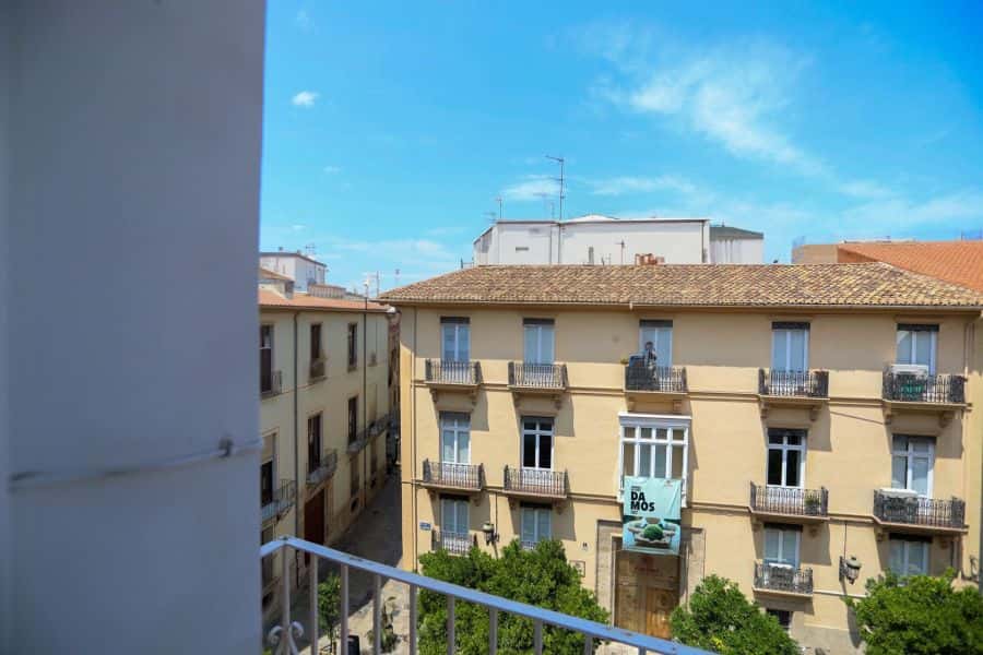 Habitación en piso de 4 habitaciones en Ciutat Vella