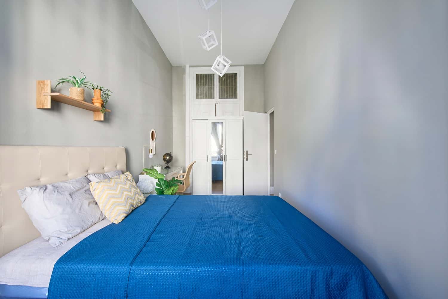 Room 1 - 92. Largo Vitorino Damasio 2 1E