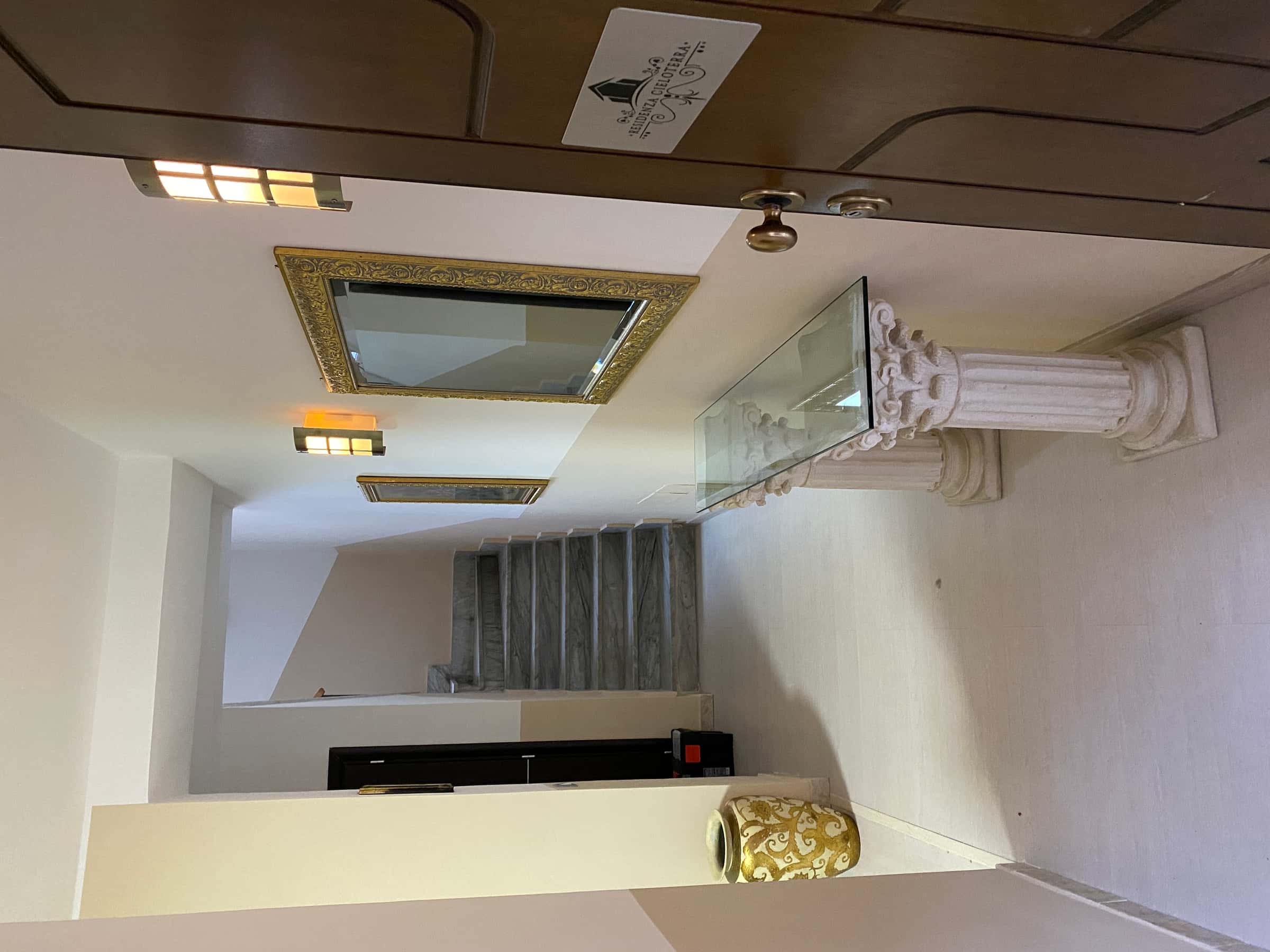 Room in Via del Giglio, Pontecorvo for 260 m² with 6 bedrooms