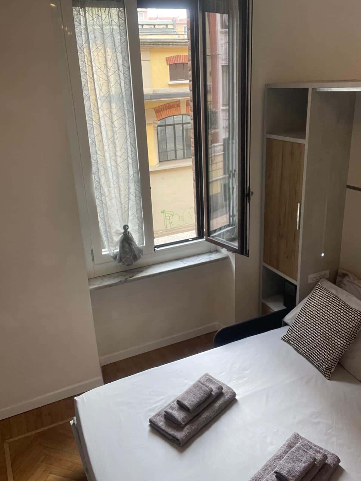 Stanza 2 con bagno privato in Via Pier Dionigi Pinelli, Torino