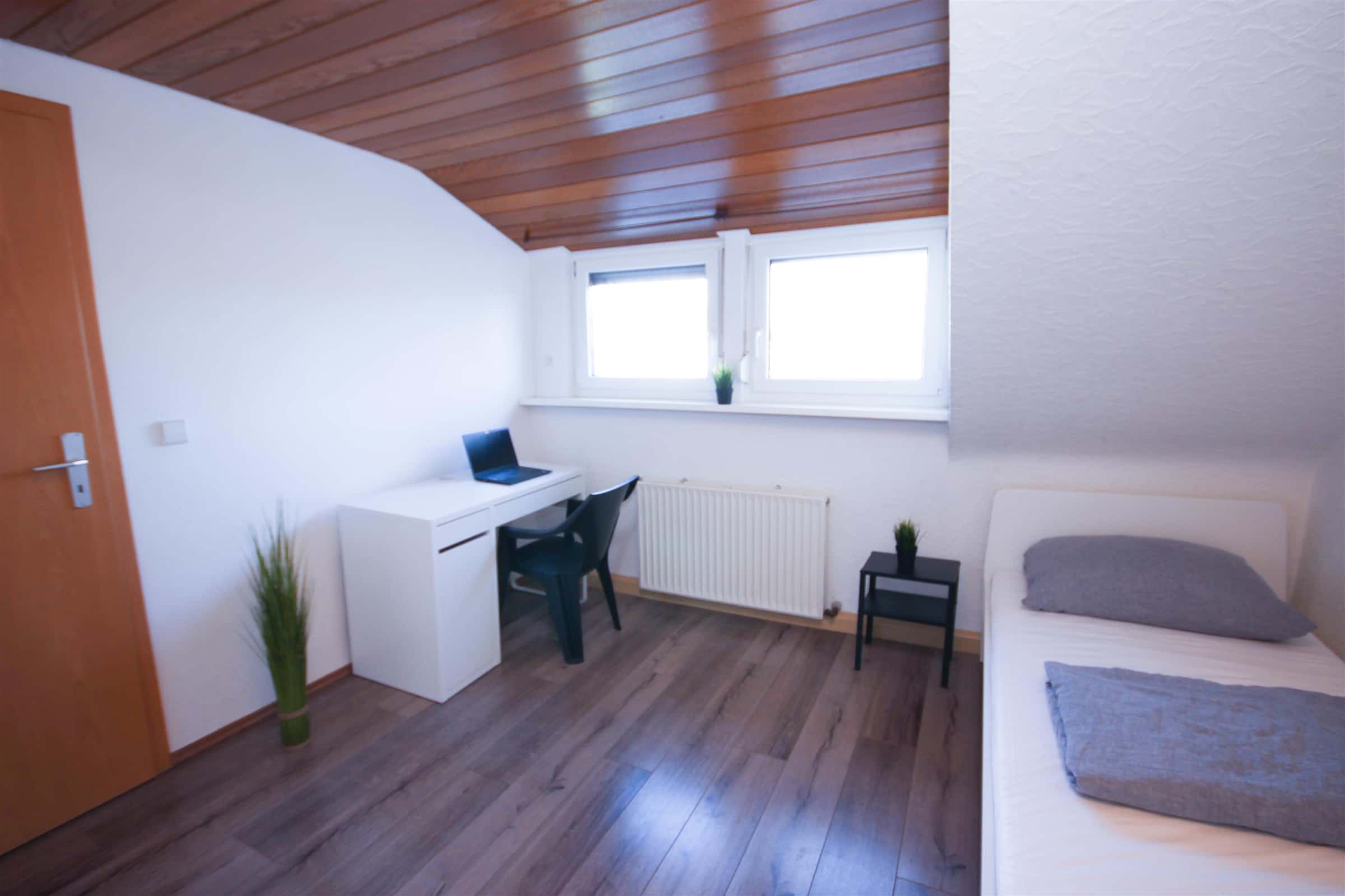 Habitación en Taubenheimstraße, Stuttgart para 55 m² con 3 dormitorios