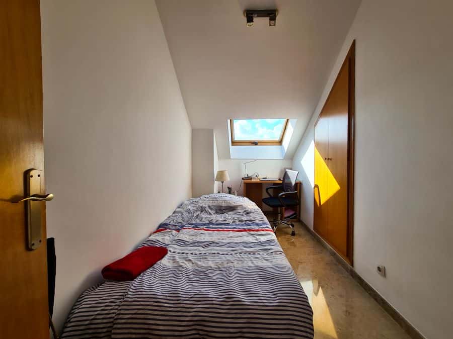 Habitación en piso de 4 habitaciones en Rascaña