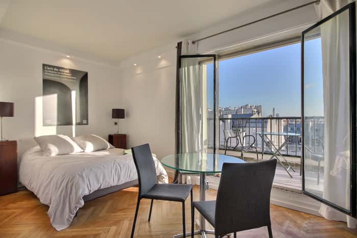 Listing photo thumbnail