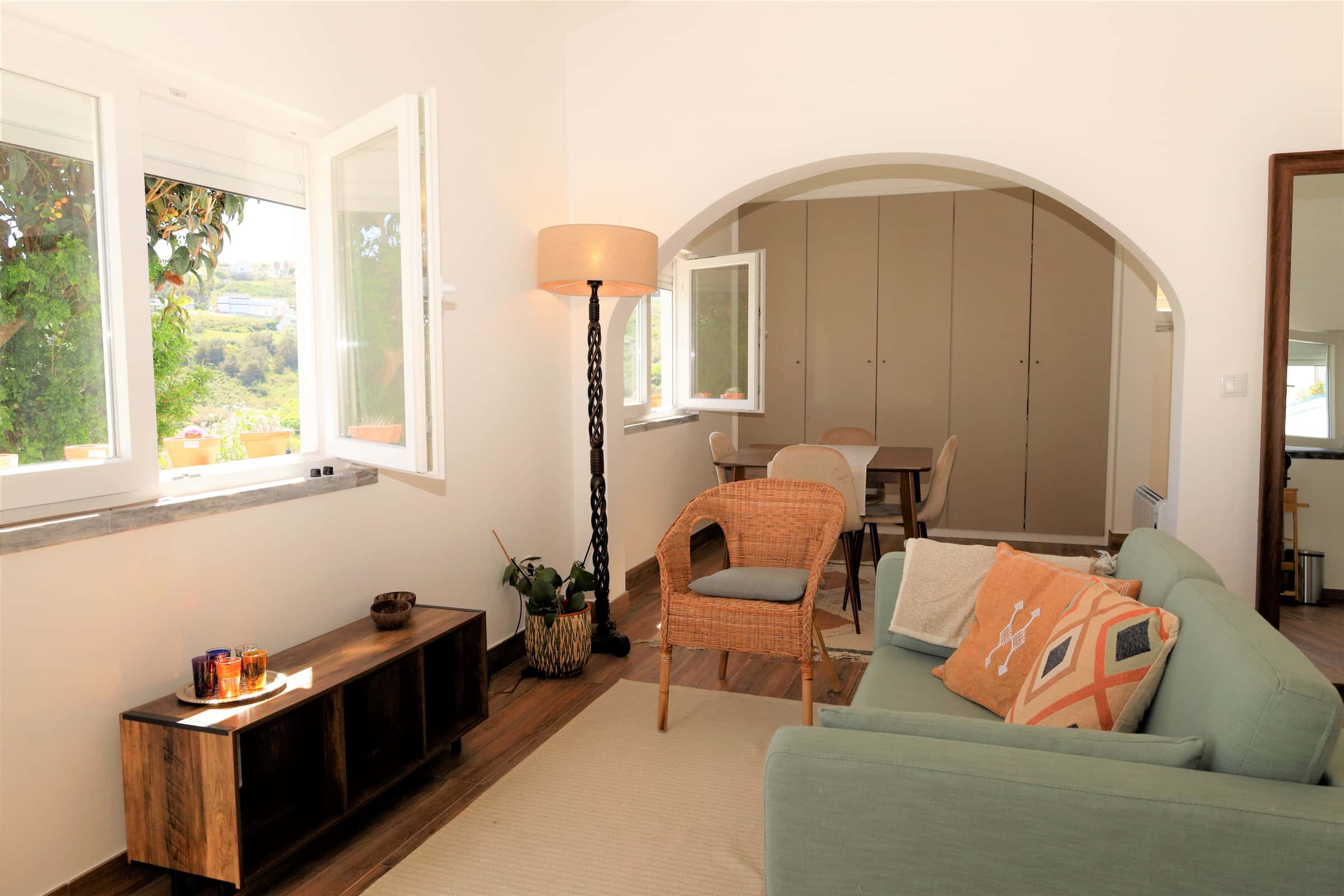 House with private terrace in Encarnação