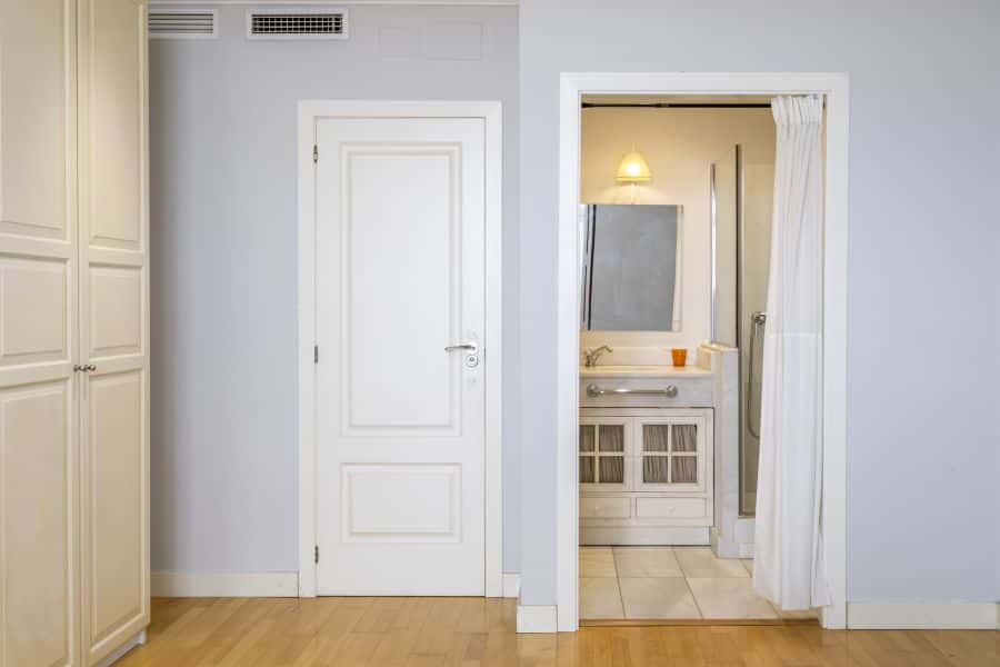 Habitación en piso de 5 habitaciones en Ciutat Vella