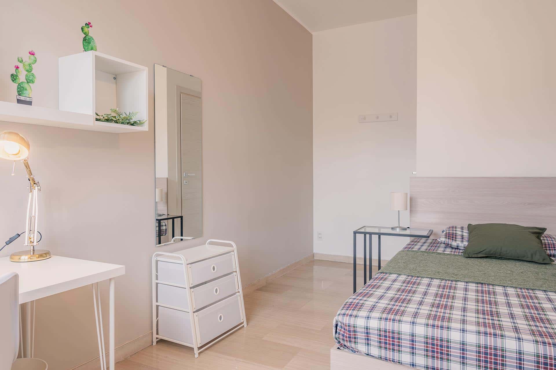 via pollak 10  private room s5