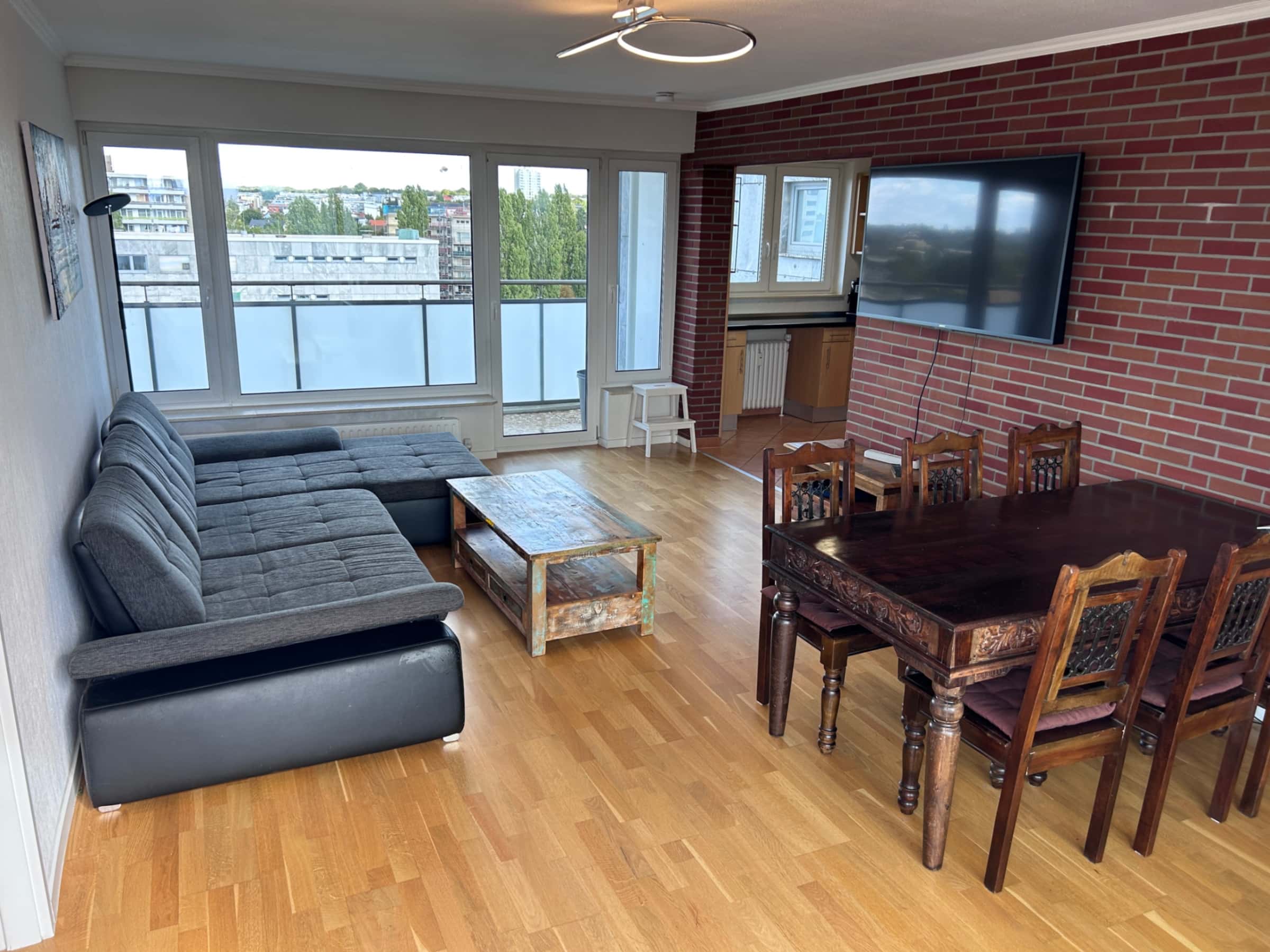 Möblierte 113 m² Wohnung mit 2 Schlafzimmern, ideal für Paare – Hunde erlaubt!