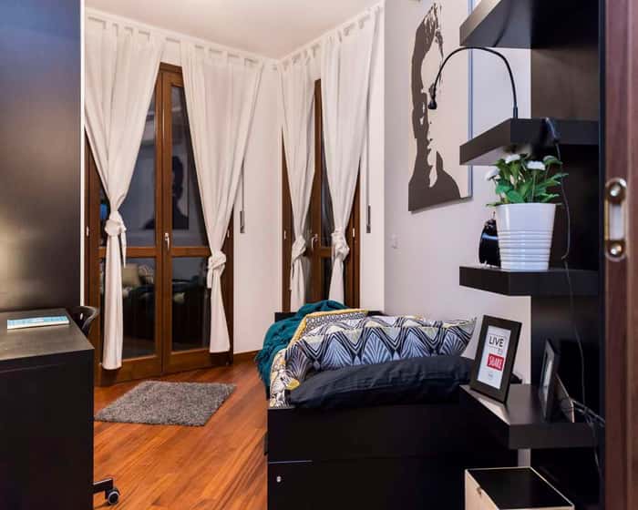 Listing photo thumbnail