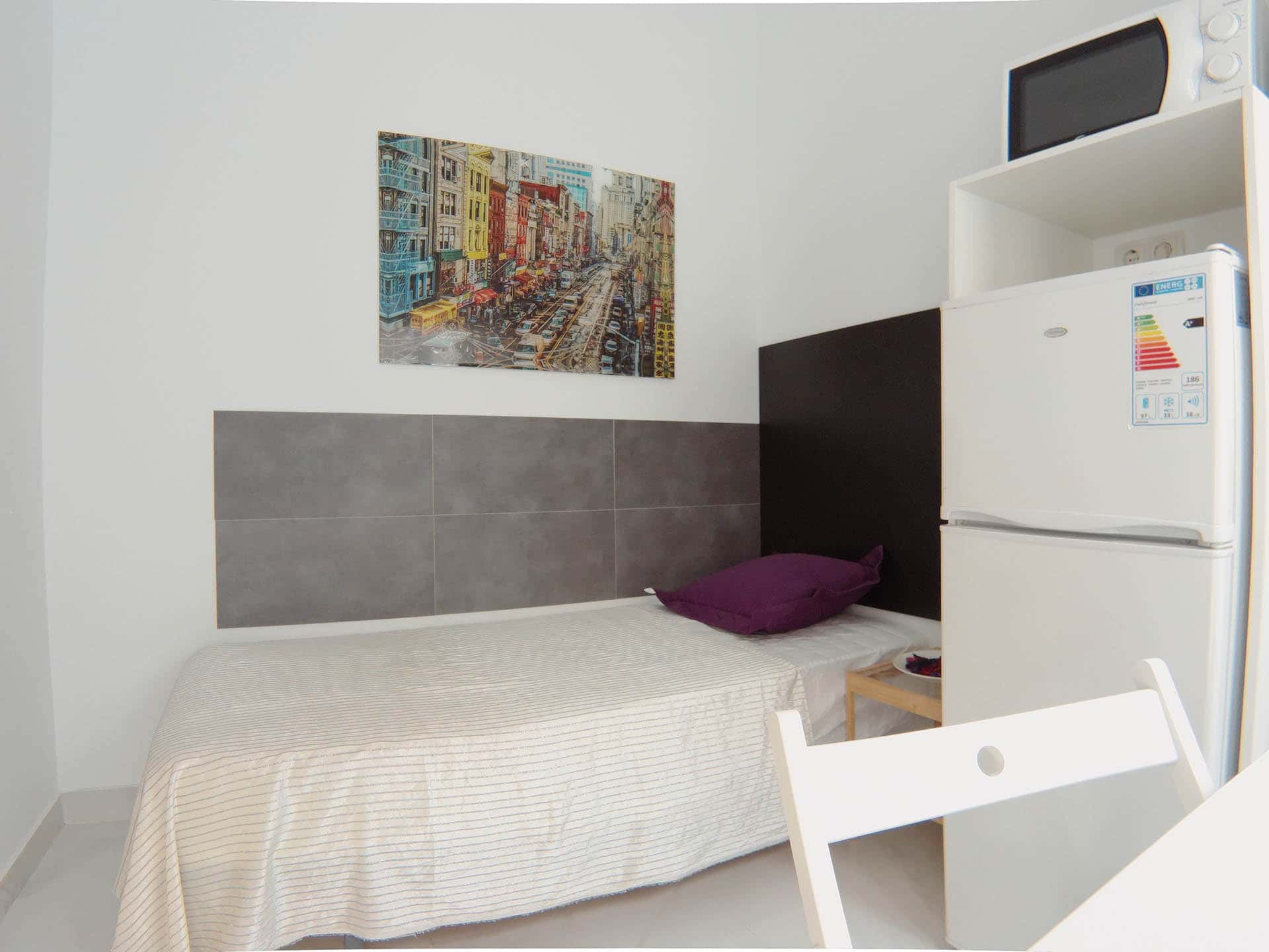 Room Calle Almendrales