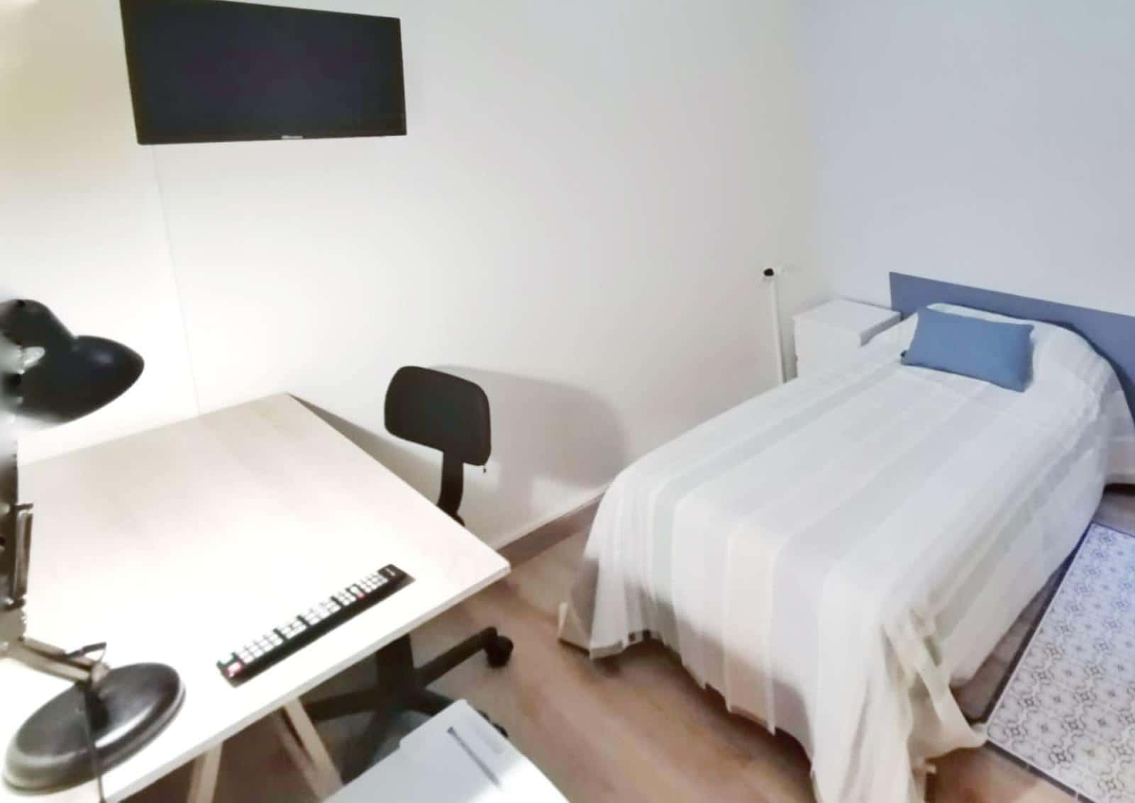 Single Bed in Rooms for rent in 5-bedroom apartment in Alipark