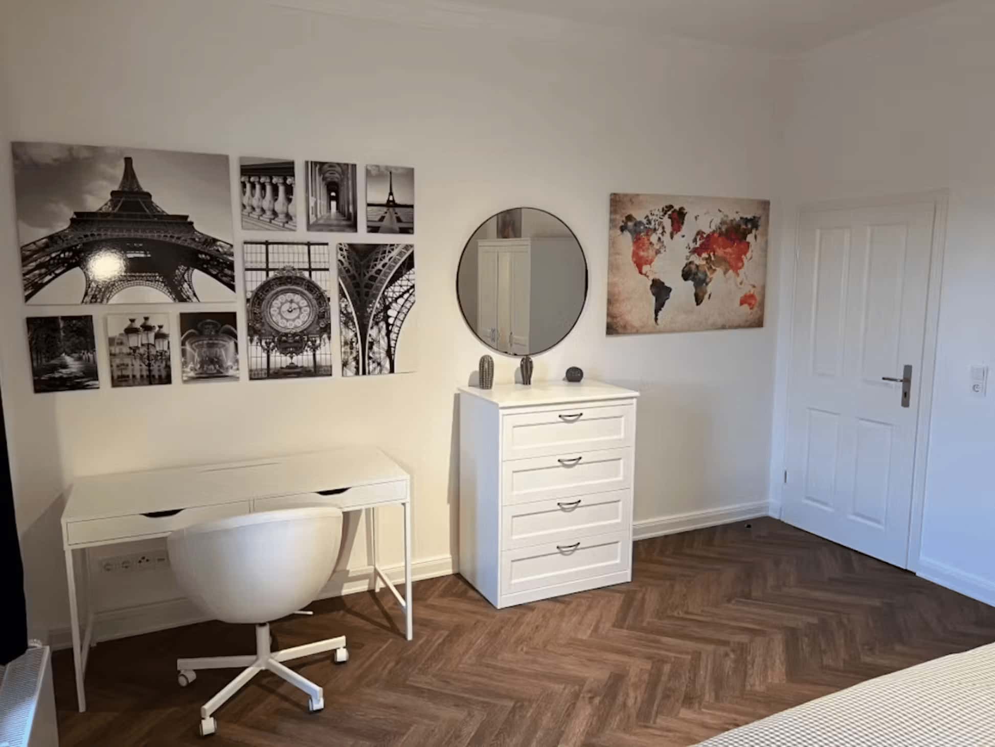 Opernplatz - Big Room