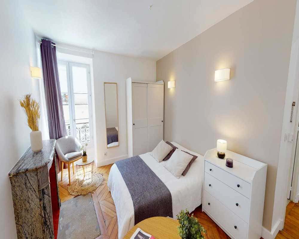 Chambre dans le Rue de Turin