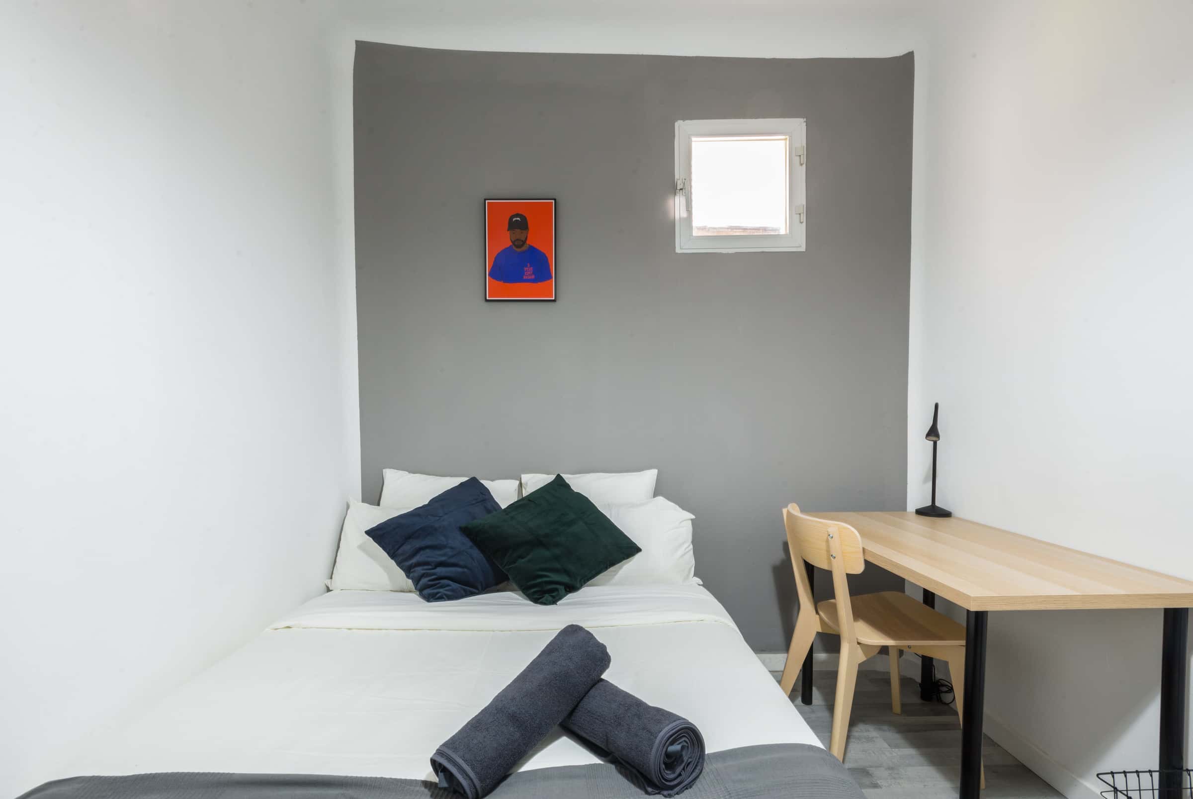 Habitación individual en Via Calle Conde de Romanones  º Cent Izq Int