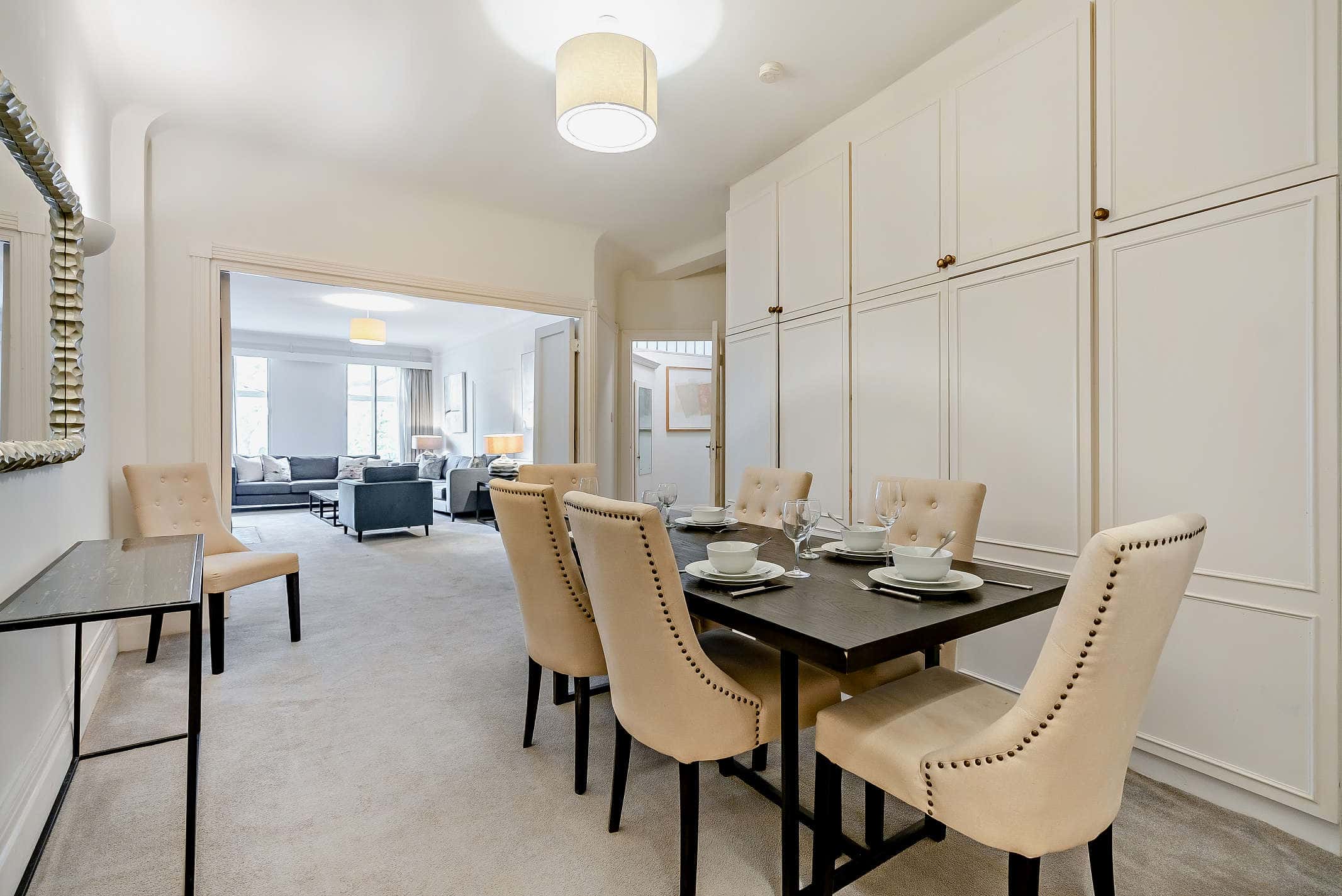 Spacious 6 Bedrooms flat close to Regents Park