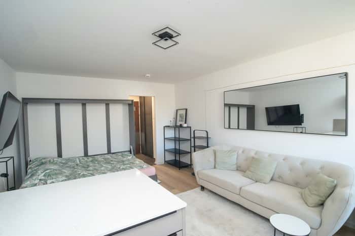 Listing photo thumbnail