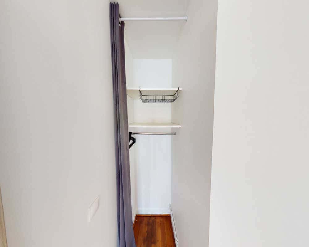 Chambre dans le rue Juge