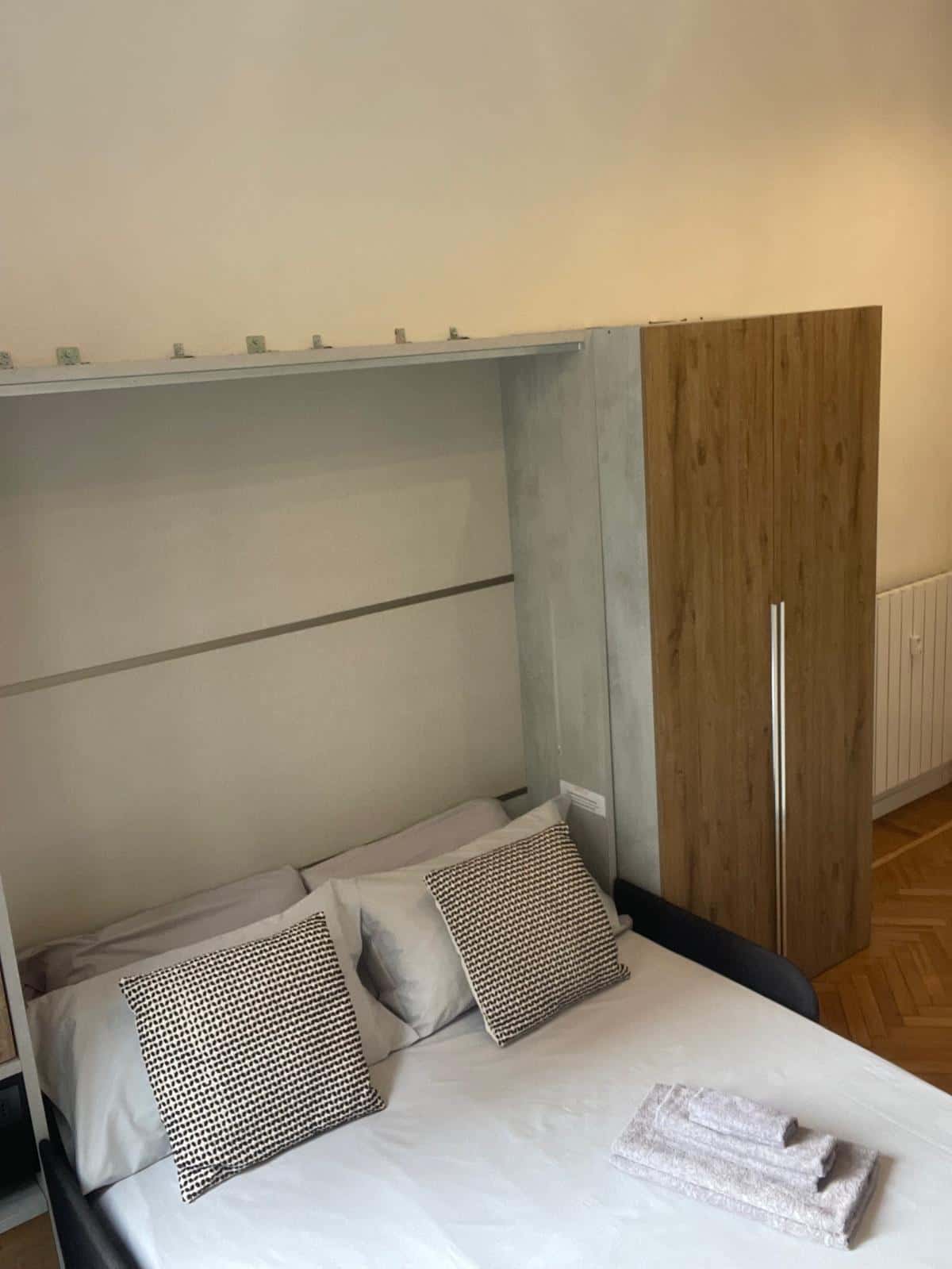 Stanza 2 con bagno privato in Via Pier Dionigi Pinelli, Torino