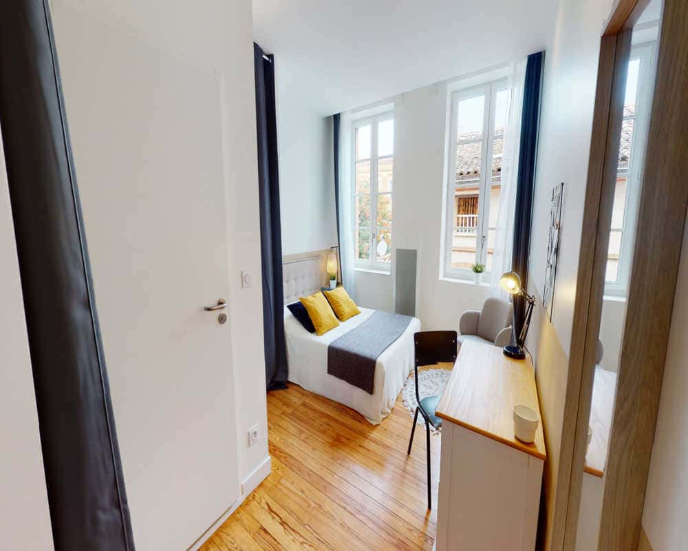 Chambre dans le rue Bellegarde