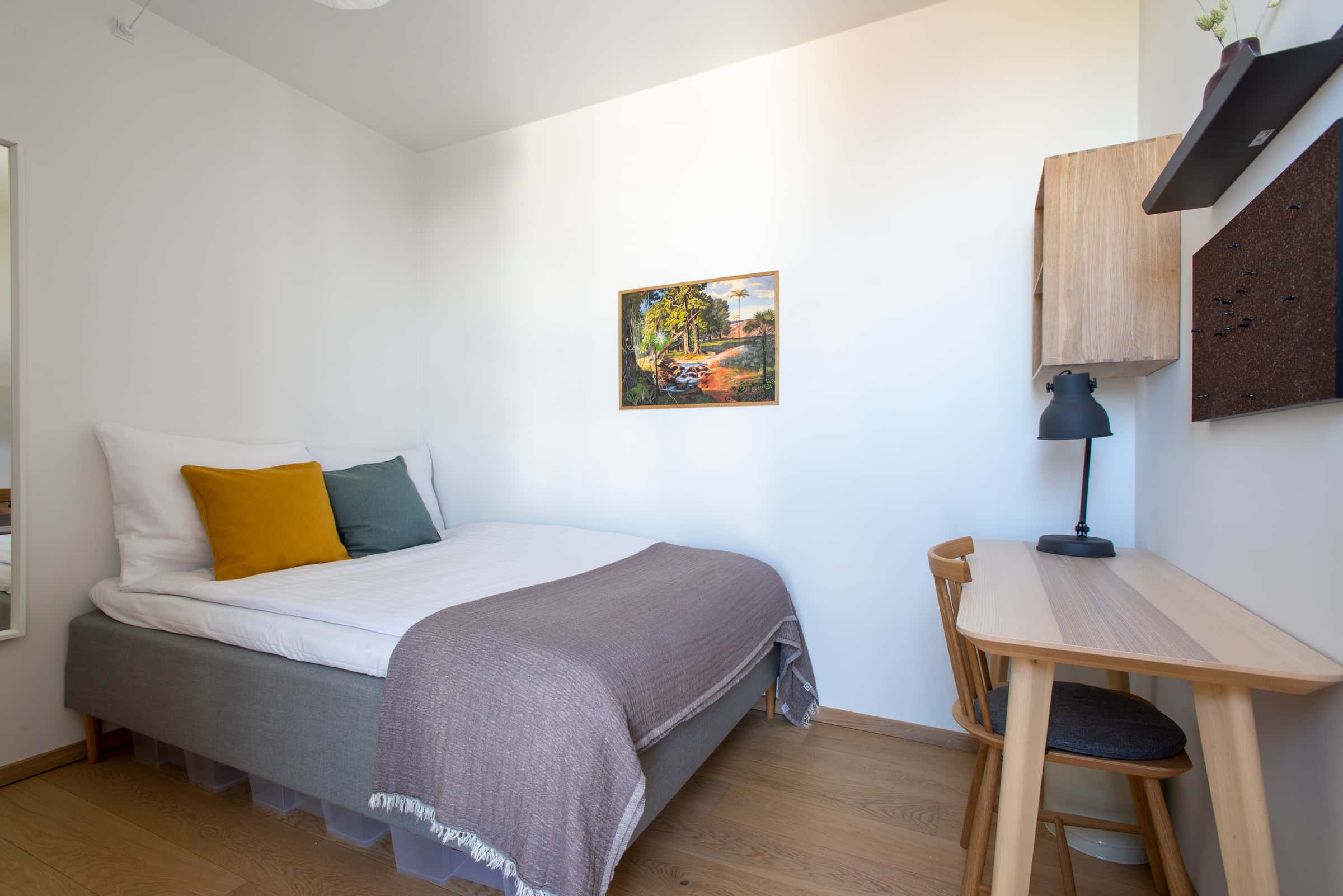 Atla Room 4 Standard