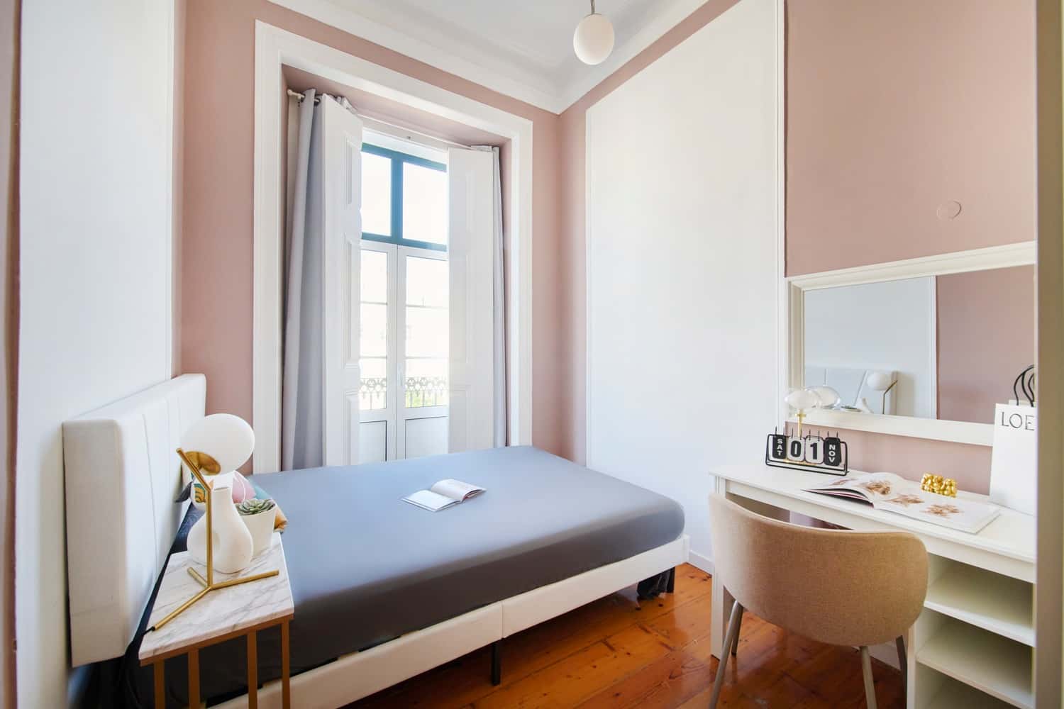 Room 2 - 96. Largo Vitorino Damasio 2 3E