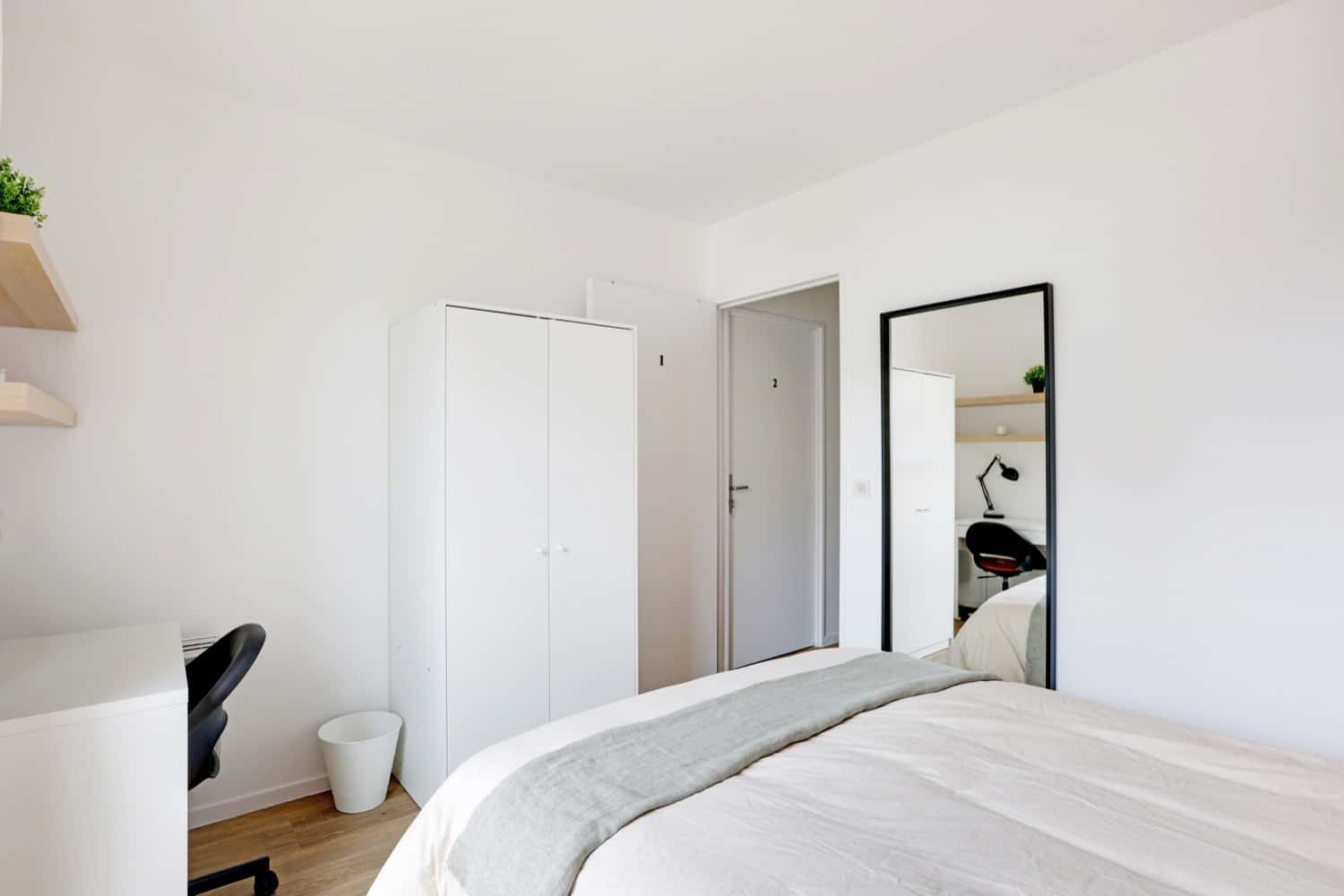 Move into this cozy 10m² bedroom