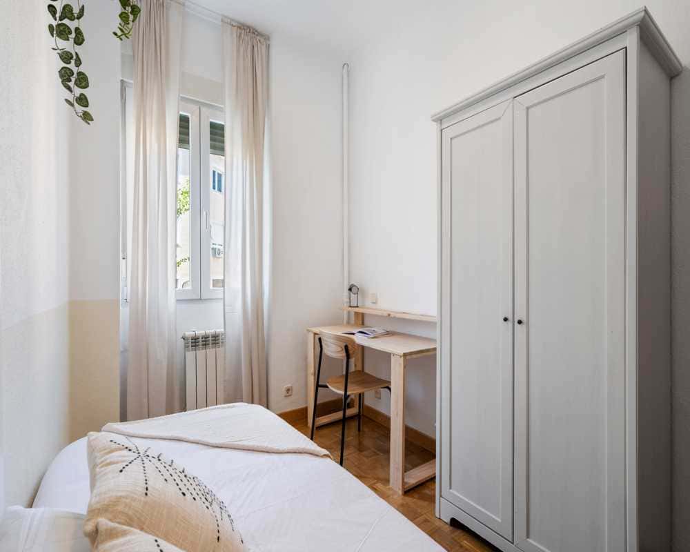 Habitación individual en la Calle Galileo