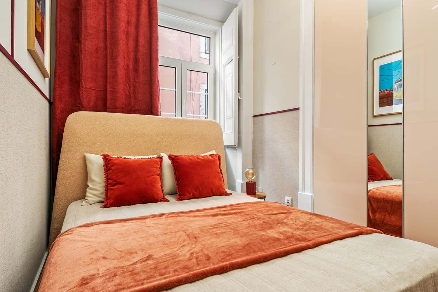 Room 4 - 83. Rua da Emenda 111 1