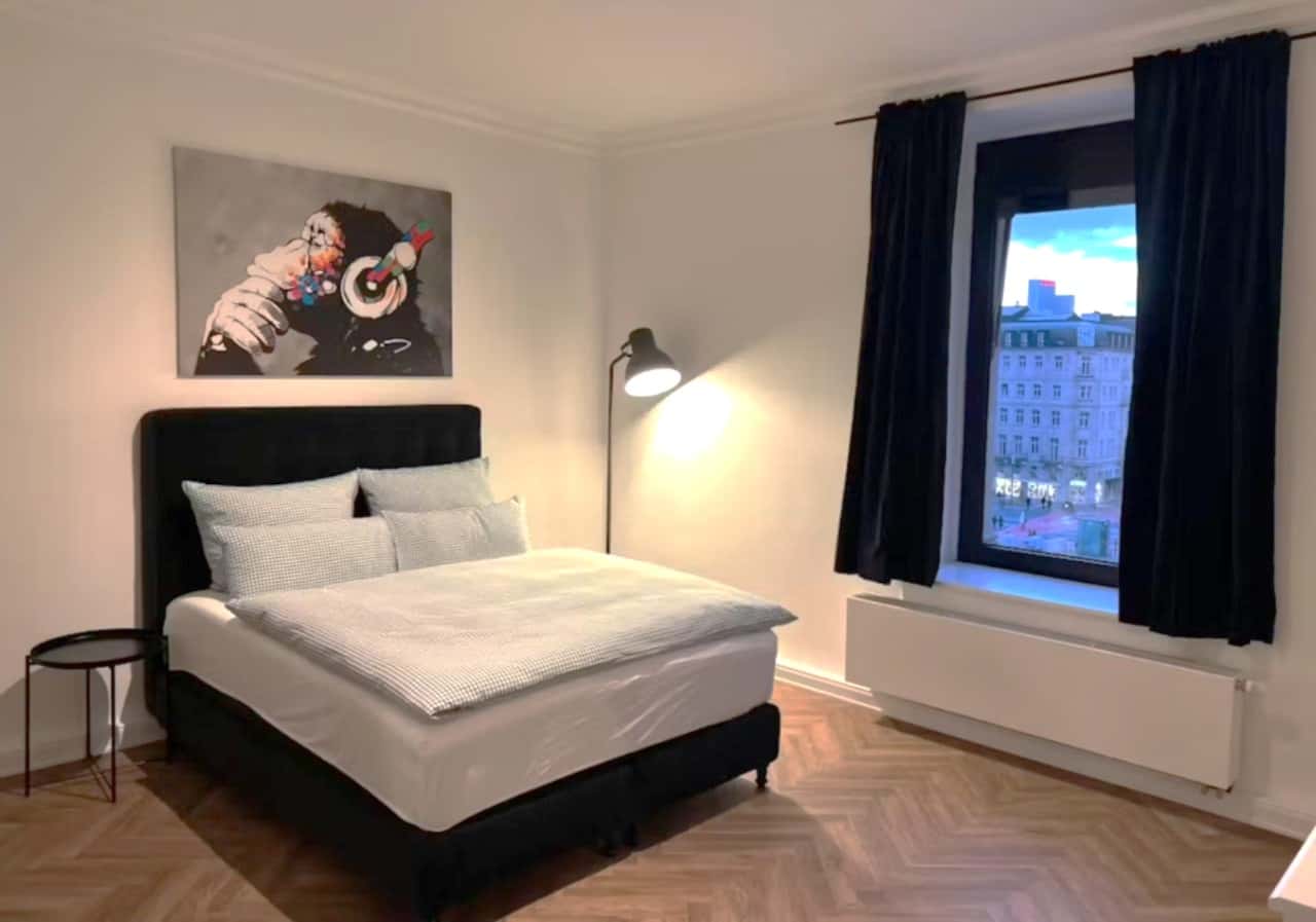 Opernplatz - Big Room - Photo 1