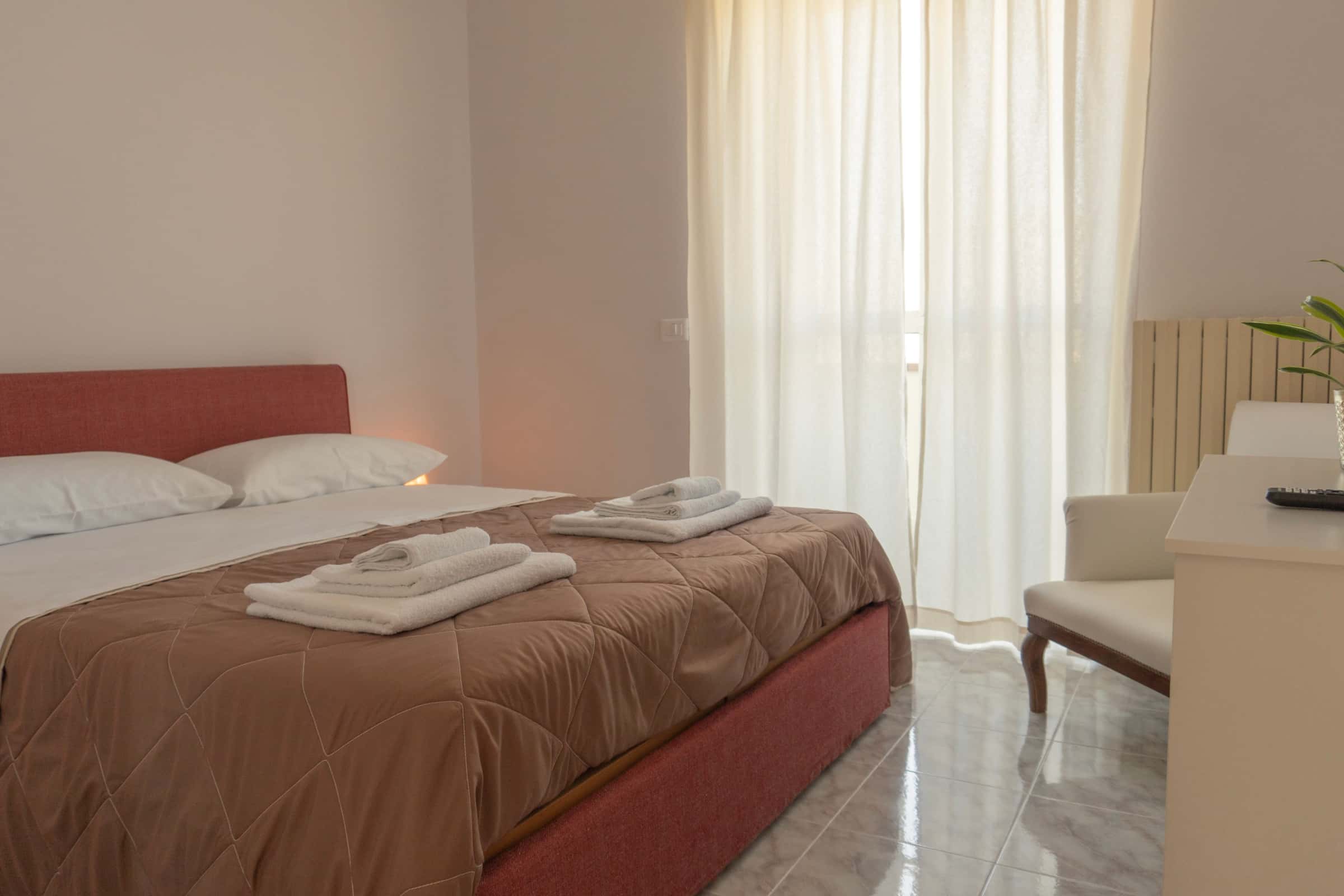 Stanza matrimoniale in Via Casilina