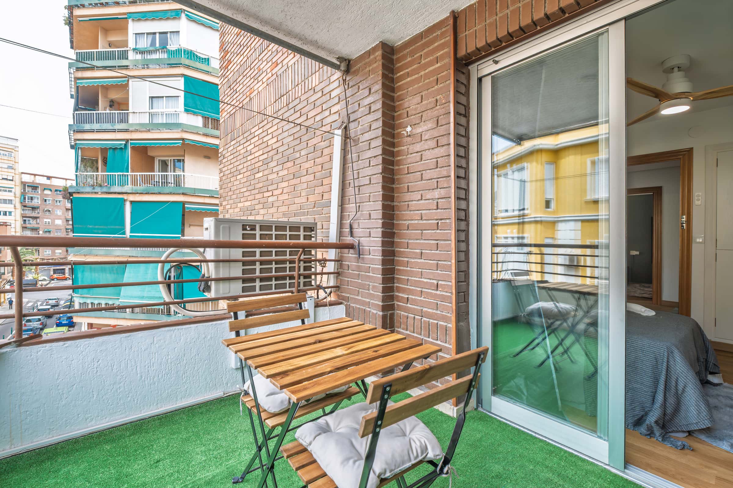 Zimmer in Carrer Cardenal Belluga, Alacant für 100 m² mit 5 Schlafzimmer
