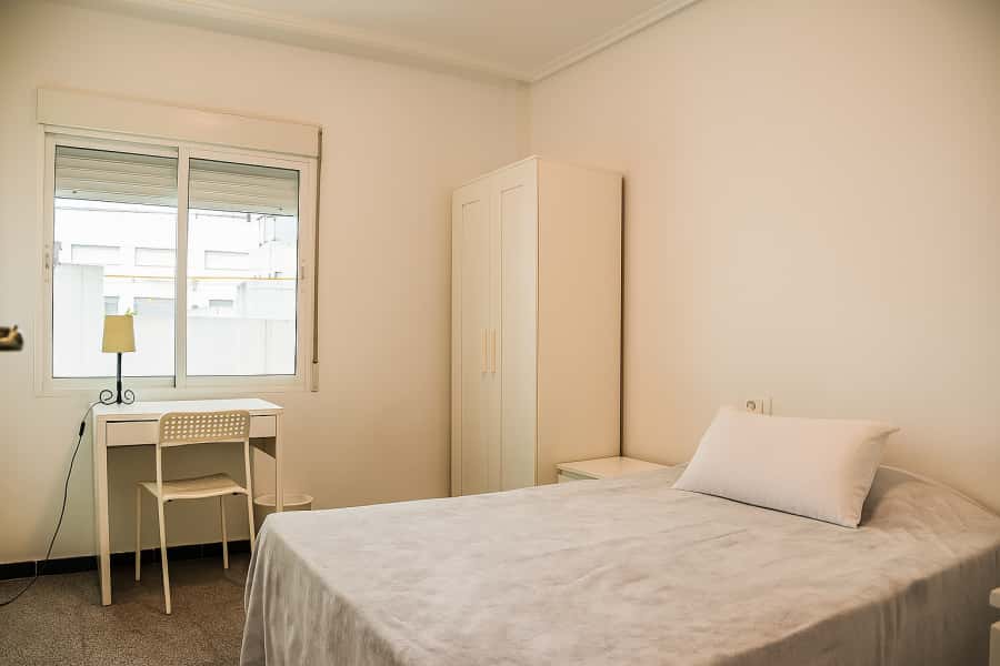 Habitación en piso de 4 habitaciones en Ciutat Universitaria