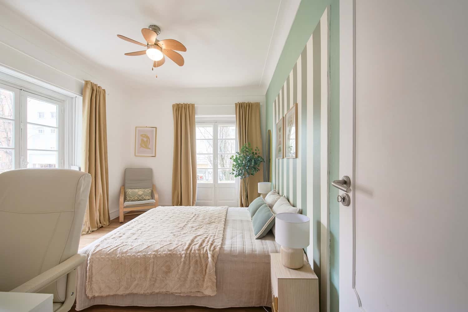 Room 3  - 78. Avenida de Roma 16 1D