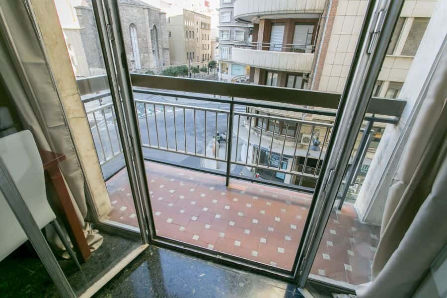 Habitación en piso de 5 habitaciones en Sant Francesc