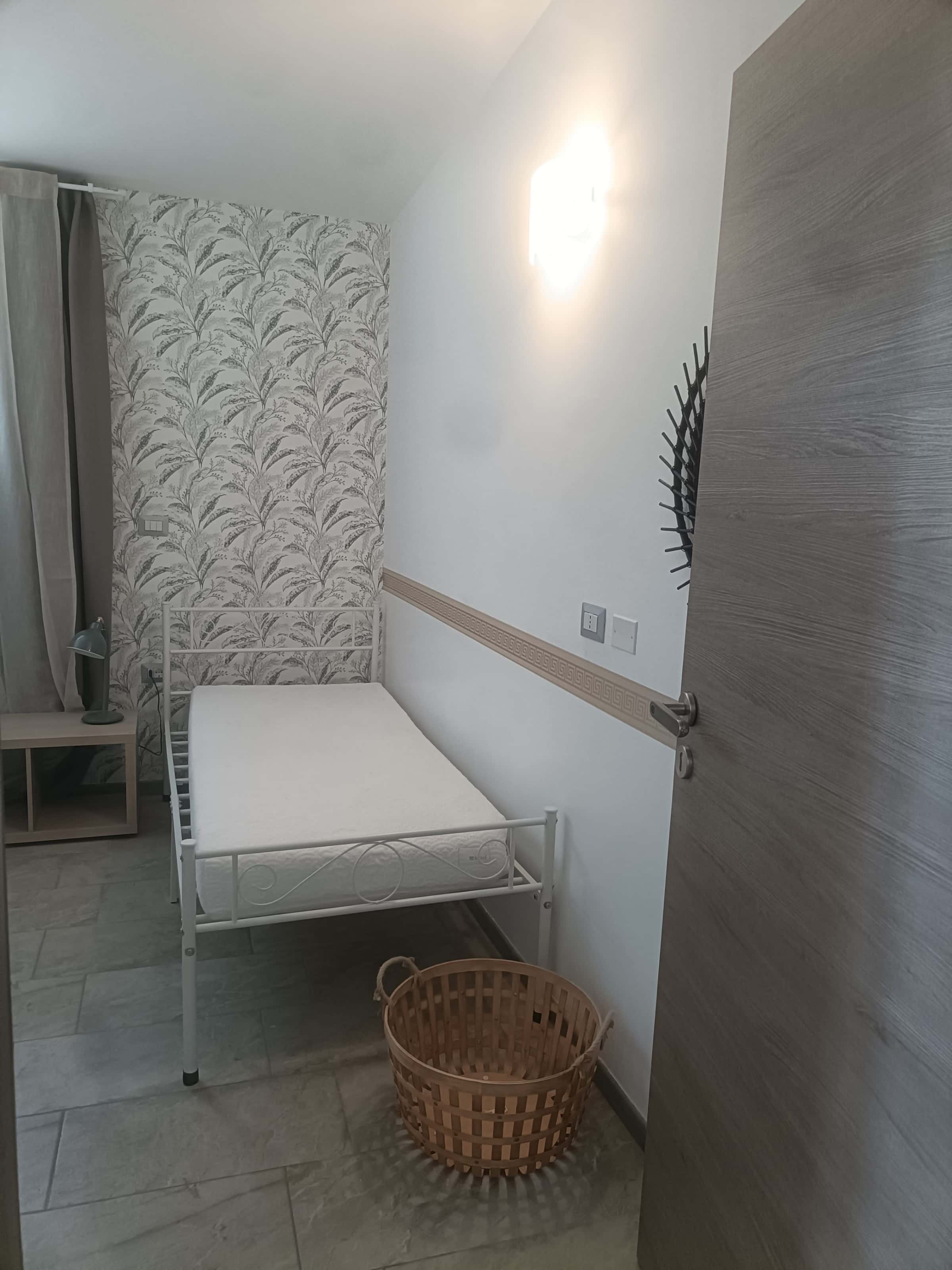 Stanza in Via Castellammare, Milano di 120 m² con 4 camere