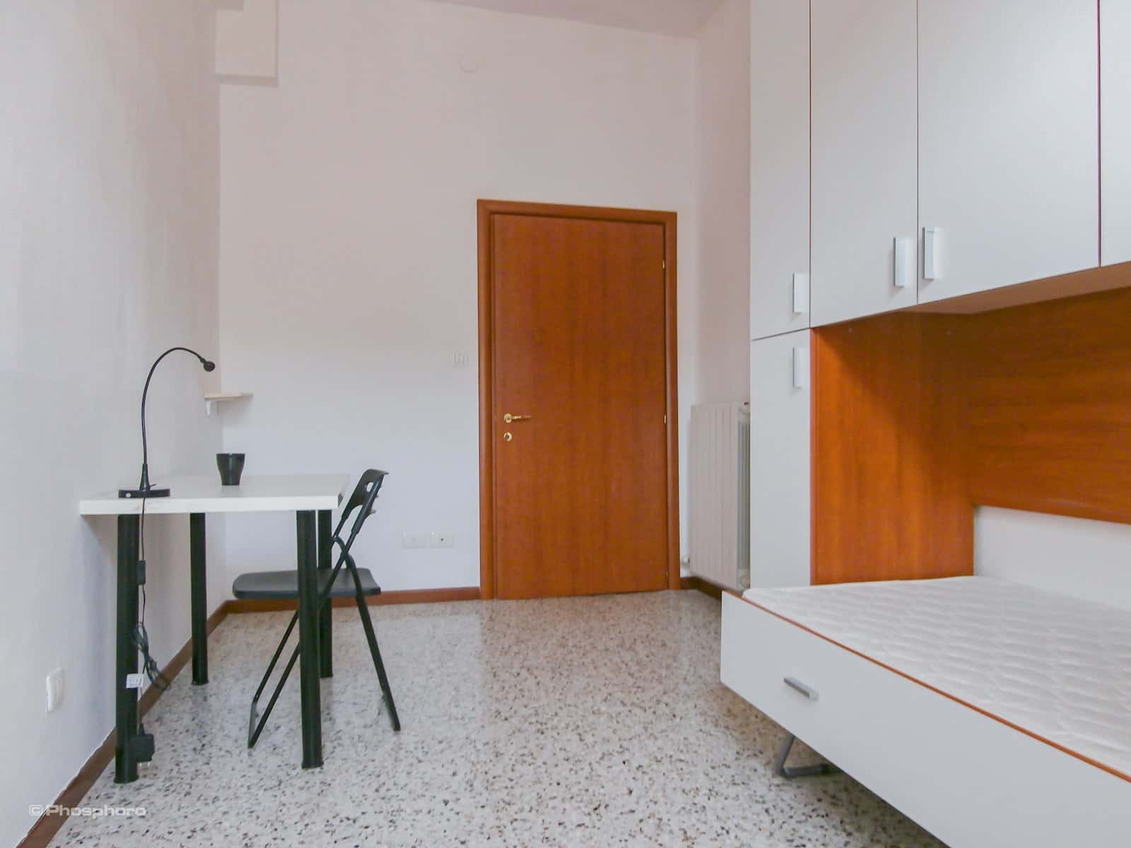 Stanza in Vicolo Mustacchi, Verona di 70 m² con 3 camere