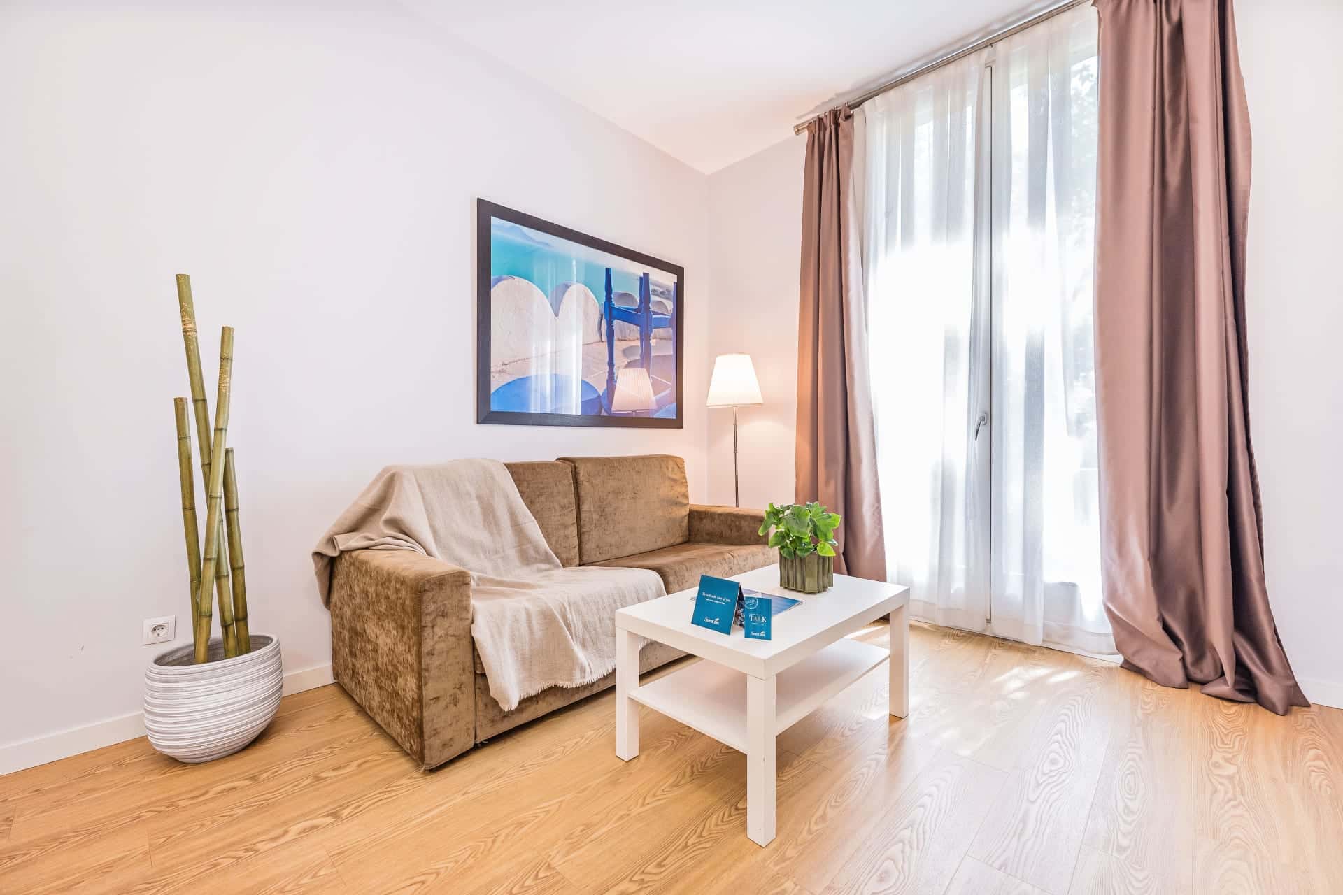 Villarroel 221